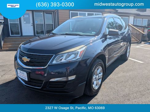 Used 2015 Chevrolet Traverse LS FWD image 1