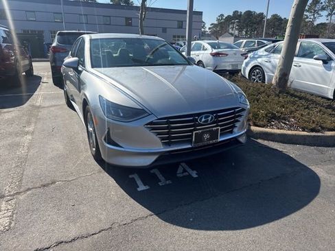 Used 2021 Hyundai Sonata SE image 2