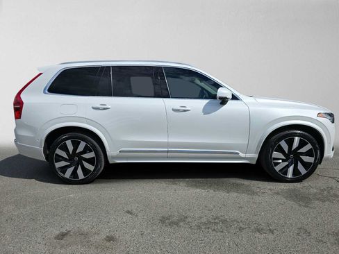 Certified 2023 Volvo XC90 T8 Ultimate AWD/4WD image 3