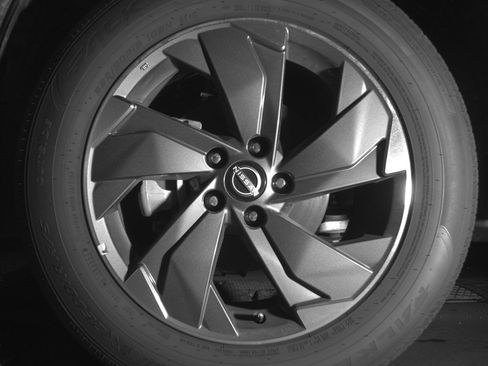 Used 2025 Nissan Rogue SV image 9