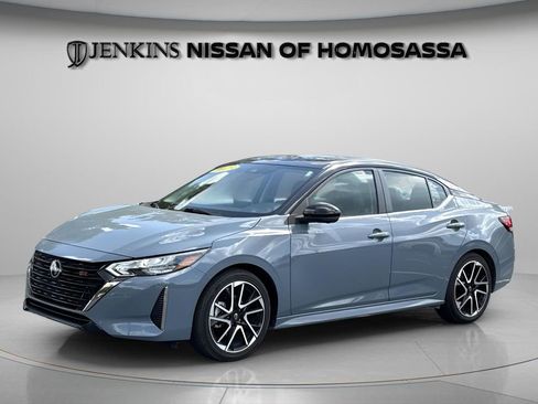 Certified 2025 Nissan Sentra SR w/ SR Premium Package FWD image 10