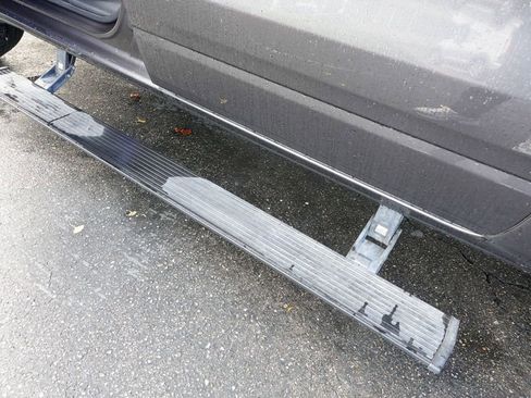 Used 2022 RAM 1500 Laramie image 13