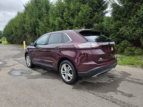 Used 2018 Ford Edge Titanium w/ Equipment Group 301A AWD/4WD image 2