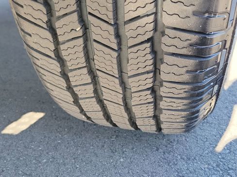 Used 2018 GMC Sierra 1500 SLE w/ SLE Value Package image 32