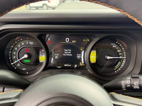 Used 2024 Jeep Wrangler Unlimited w/ Convenience Group AWD/4WD image 25