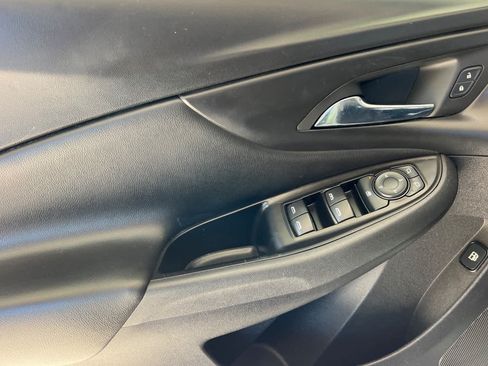 Used 2018 Chevrolet Volt LT FWD image 12