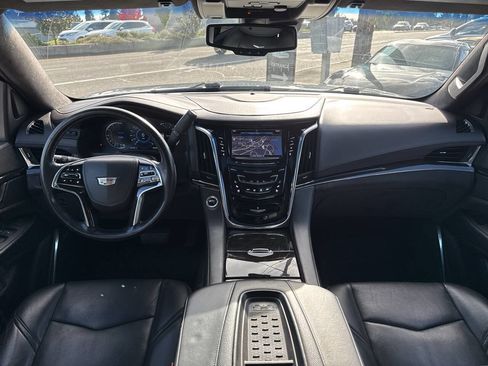 Used 2016 Cadillac Escalade ESV Platinum image 30