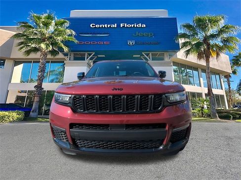 Used 2024 Jeep Grand Cherokee L Limited w/ Black Appearance Package image 3
