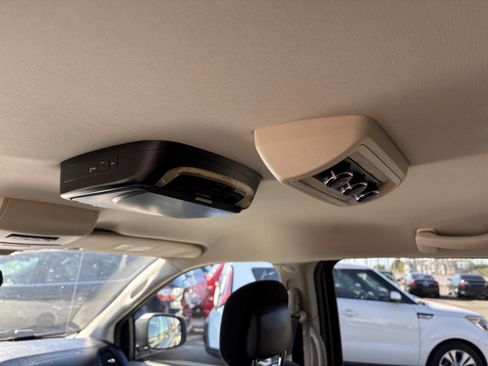 Used 2016 Dodge Grand Caravan SXT image 20