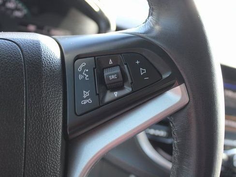 Used 2022 Chevrolet Trax LT w/ LT Convenience Package FWD image 29