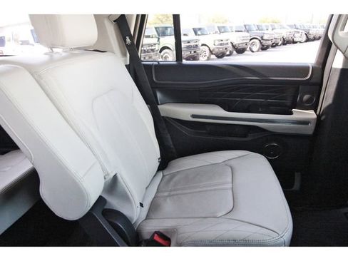 Used 2019 Ford Expedition Platinum image 10