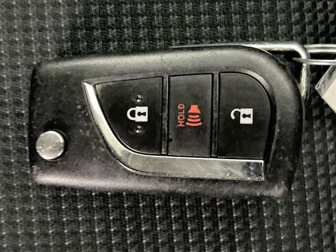 Used 2021 Toyota RAV4 LE FWD image 34