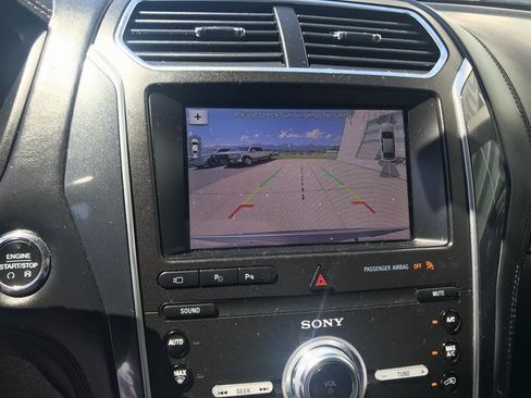 Used 2019 Ford Explorer Platinum image 12