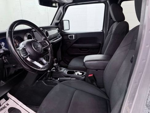 Used 2022 Jeep Gladiator Overland w/ LED Lighting Group AWD/4WD image 17