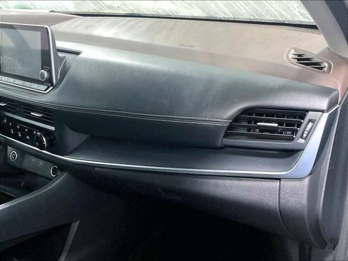 Certified 2023 Nissan Rogue S image 13