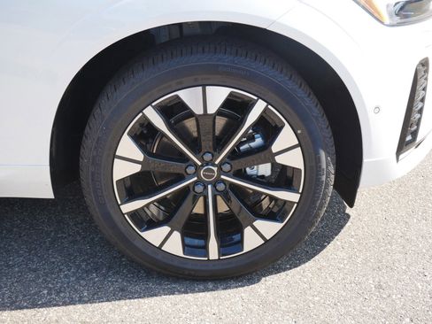 New 2026 Volvo XC60 B5 Plus w/ Climate Package image 4