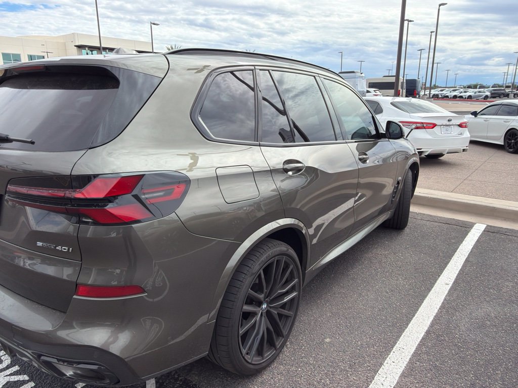 Used 2024 BMW X5 sDrive40i w/ M Sport Package RWD image 5