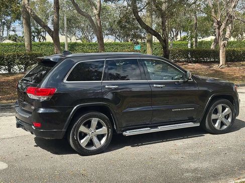 Used 2014 Jeep Grand Cherokee Overland w/ Advanced Technology Group image 8