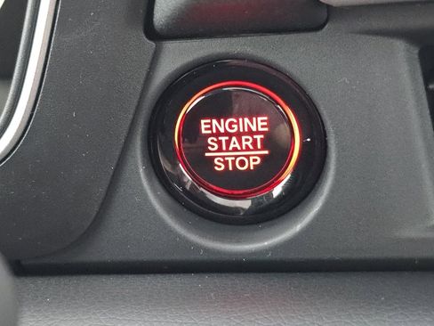 New 2025 Honda Pilot Touring image 11