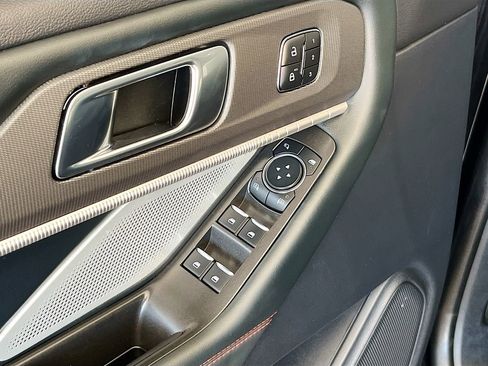 Used 2025 Ford Explorer ST image 18