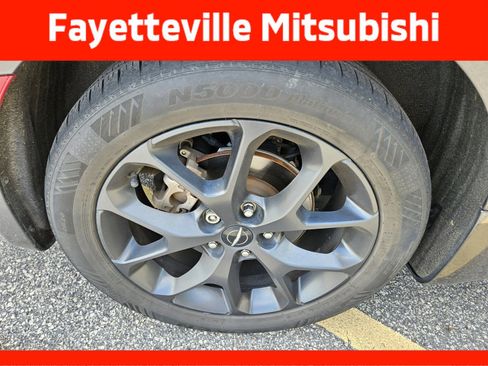 Used 2021 Chrysler Pacifica Touring-L w/ Uconnect Theater Family Group FWD image 10