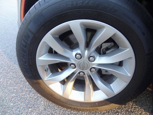 Used 2023 Chrysler 300 Touring image 27