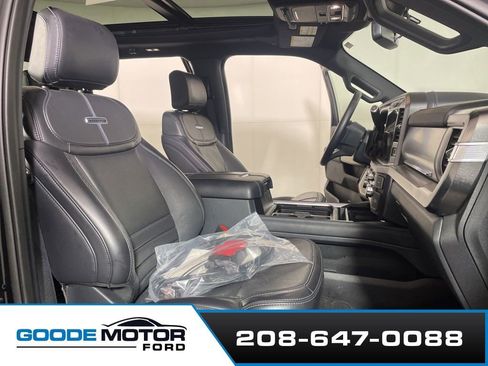 Used 2025 Ford F350 Platinum w/ Tremor Off-Road Package AWD/4WD image 23