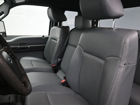 Used 2016 Ford F250 XL w/ Power Equipment Group image 19