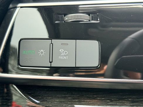 Certified 2023 Audi Q7 2.0T Premium w/ Convenience Package image 40