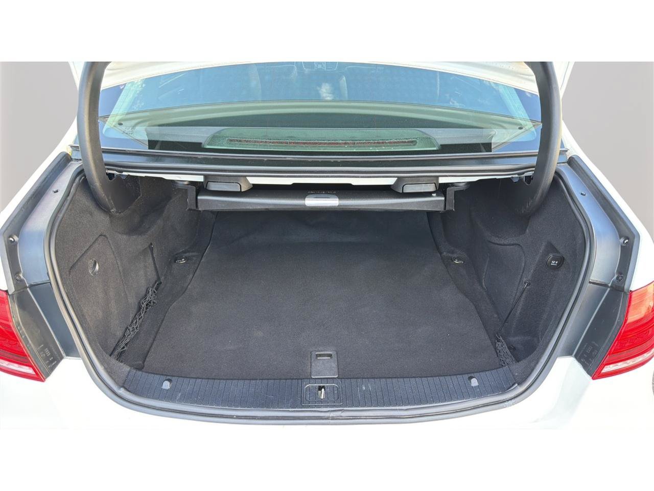Used 2014 Mercedes-Benz E 350 Sedan image 31