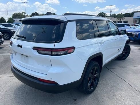 Used 2023 Jeep Grand Cherokee L Laredo RWD image 7