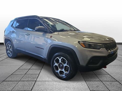 Used 2022 Jeep Compass Trailhawk w/ Trailhawk Elite Group AWD/4WD image 3