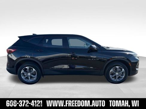 Used 2025 Chevrolet Blazer LT AWD/4WD image 6