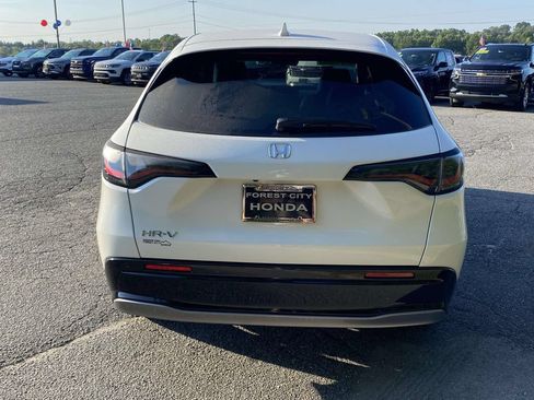 Certified 2026 Honda HR-V EX-L image 4