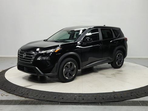Used 2024 Nissan Rogue SV FWD image 4