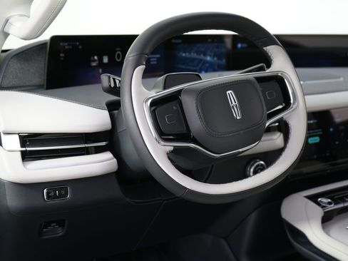 New 2026 Lincoln Navigator Reserve AWD/4WD image 11