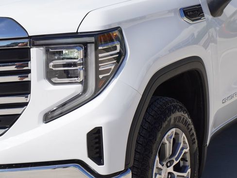Used 2025 GMC Sierra 1500 SLT AWD/4WD image 2