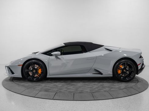 Used 2021 Lamborghini Huracan EVO RWD image 16
