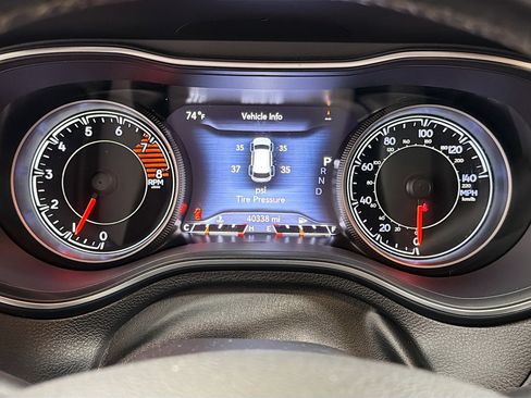 Used 2020 Jeep Cherokee Limited image 16