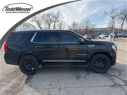 Used 2021 GMC Yukon SLT w/ SLT Premium Package image 1