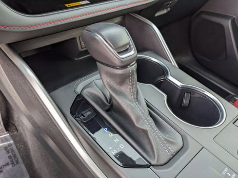 Used 2024 Toyota Highlander LE image 24