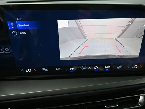 New 2026 Chevrolet Traverse LT w/ Sun and Wheel Package FWD image 17