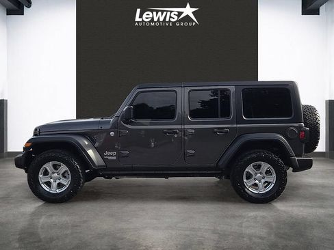 Used 2018 Jeep Wrangler Unlimited Sport AWD/4WD image 2
