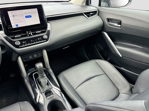 Used 2024 Toyota Corolla Cross XLE image 22