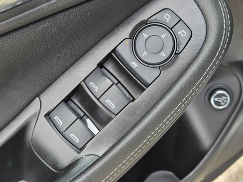 Used 2023 Buick Encore GX Essence w/ Experience Buick Package FWD image 27