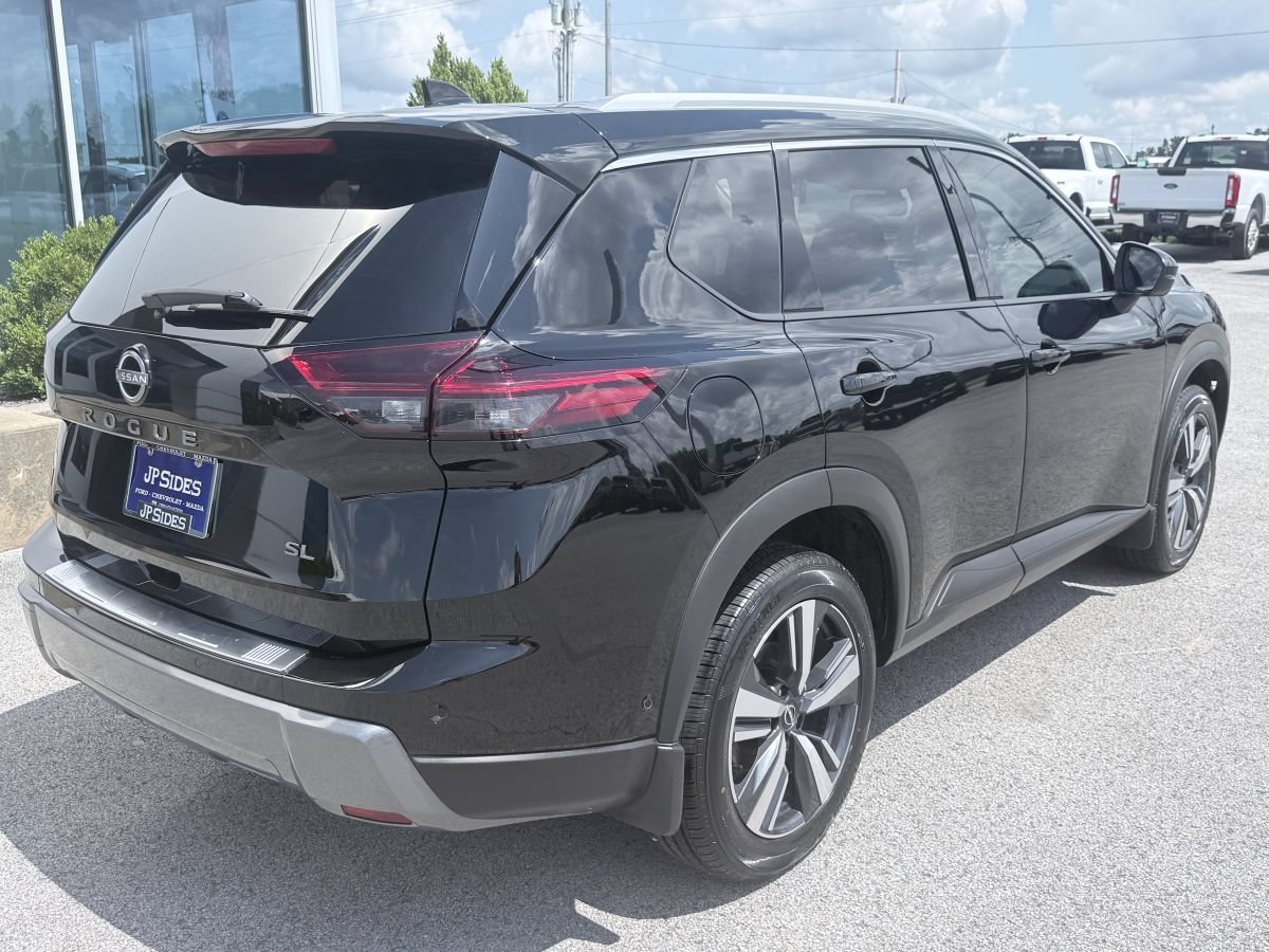 Used 2024 Nissan Rogue SL w/ SL Premium Package FWD image 5
