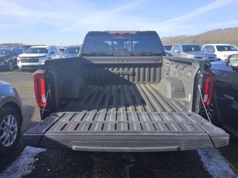 Used 2024 GMC Sierra 1500 AT4 w/ Technology Package image 9
