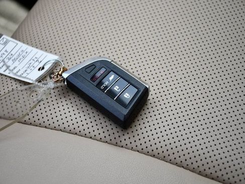 Used 2024 Acura MDX SH-AWD w/ Technology Package image 18