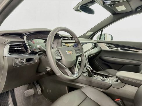 Used 2025 Cadillac XT6 Premium Luxury FWD image 14
