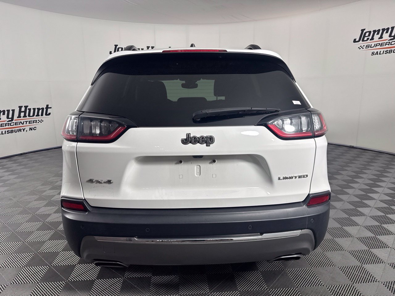 Used 2022 Jeep Cherokee Limited w/ Mopar Interior Package AWD/4WD image 8